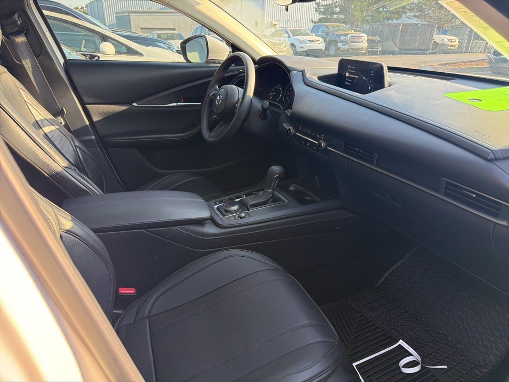 Certified Used 2025 White Mazda 2.5 S image 5