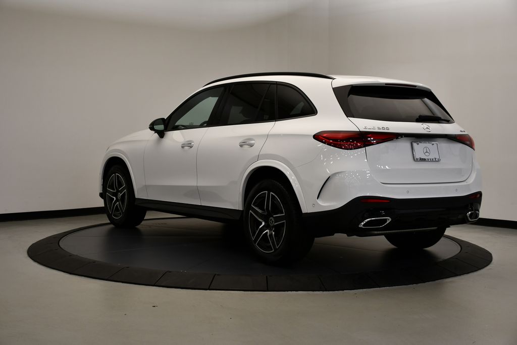 2025 Mercedes-Benz GLC 300 3