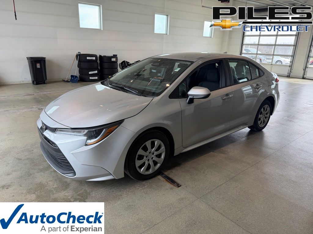 2025 Toyota Corolla LE FWD