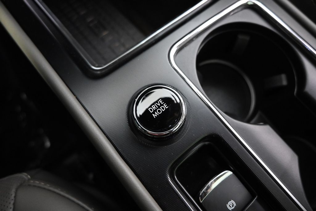 New 2026 White Lincoln Premiere image 34