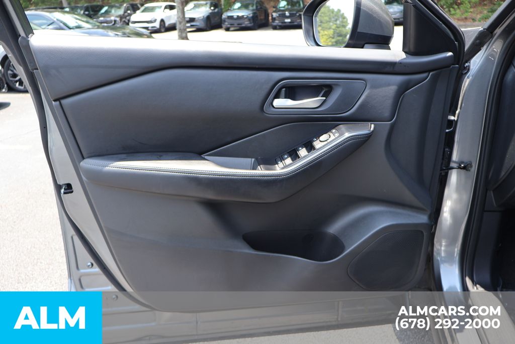 Used 2025 Gray Nissan SV image 10