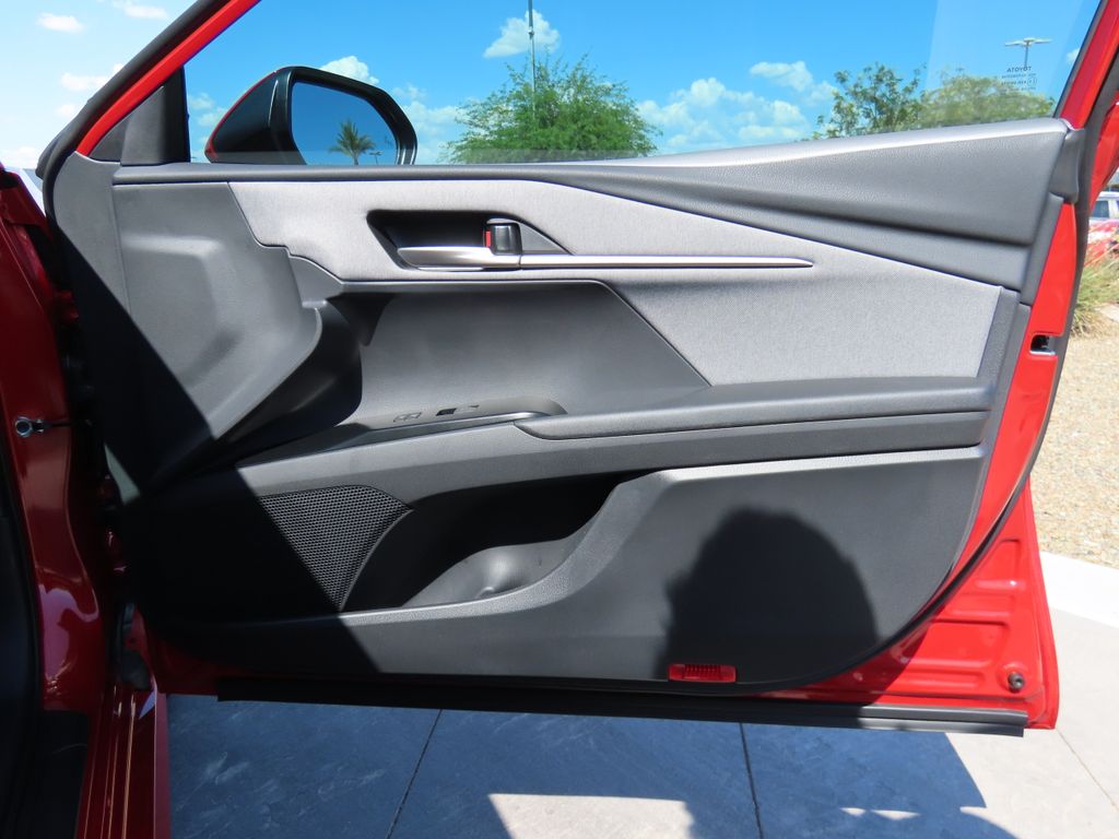 2025 Toyota Camry LE 24