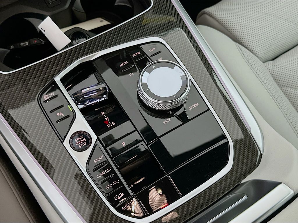 Thumbnail: 2026 BMW X5 - 15