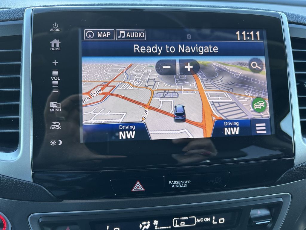 Thumbnail: 2017 Honda Pilot - 18