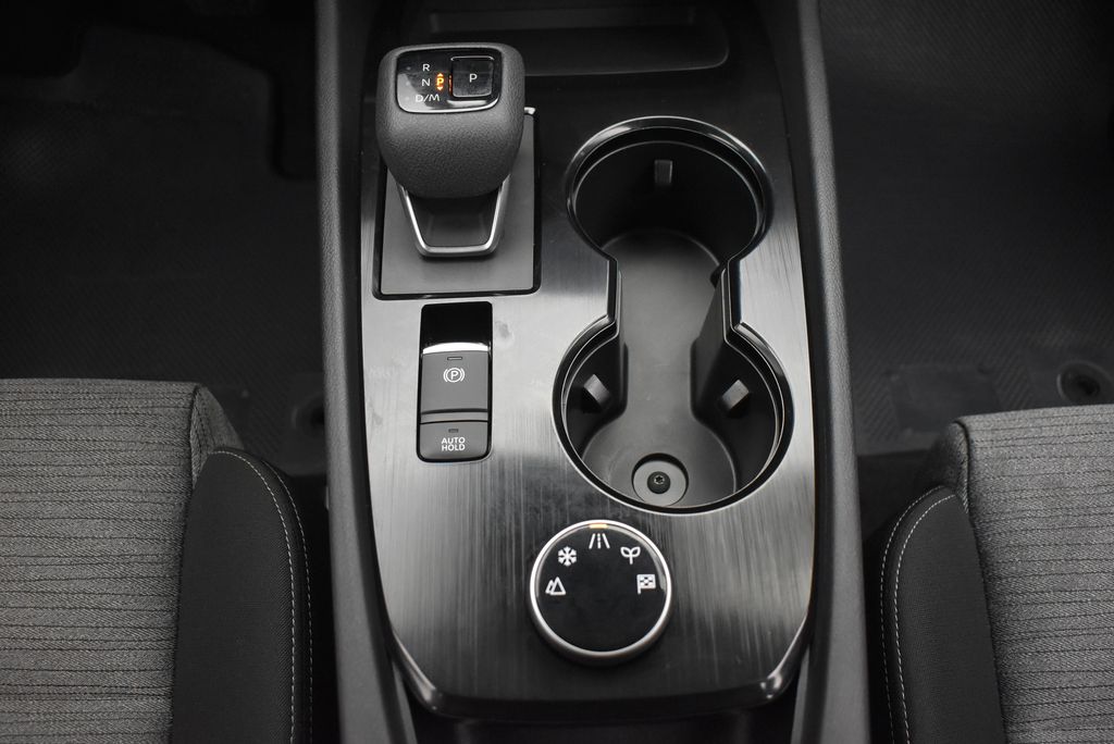 2023 Nissan Rogue SV 28