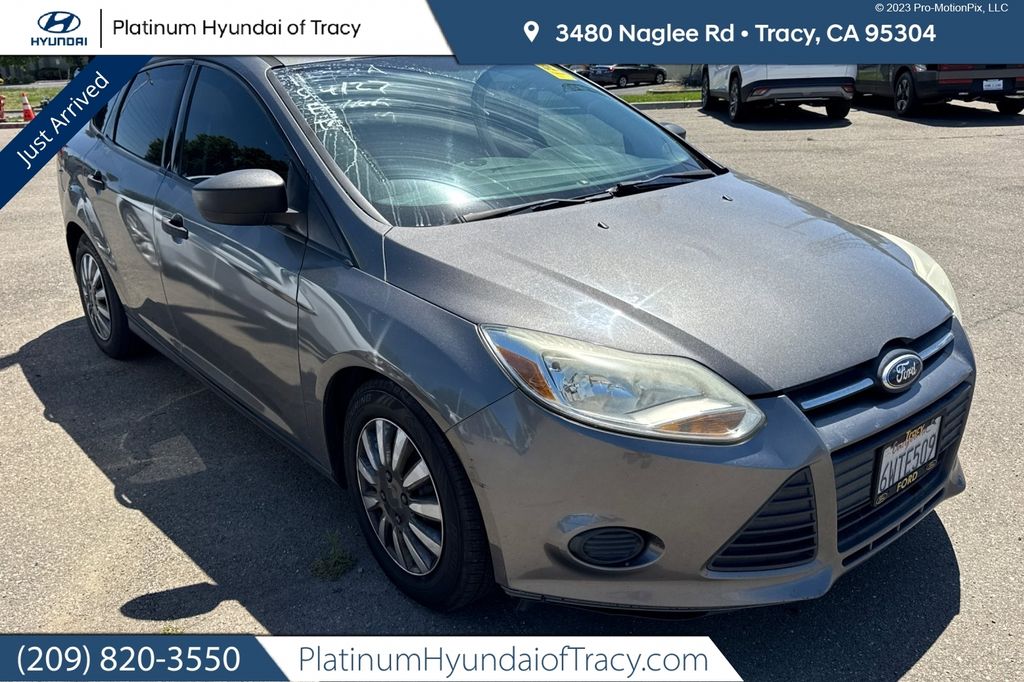 Sterling Gray Metallic 2012 Ford Focus S Sedan Front-Wheel Drive 6-Speed Automatic