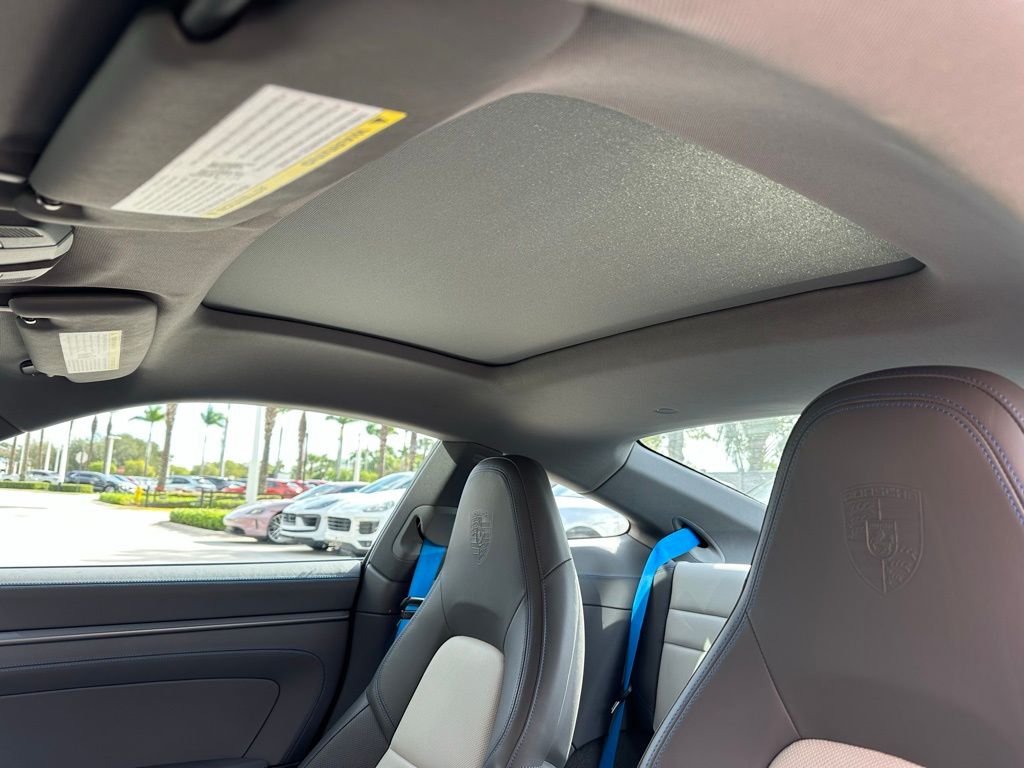 Thumbnail: 2022 Porsche 911 - 24