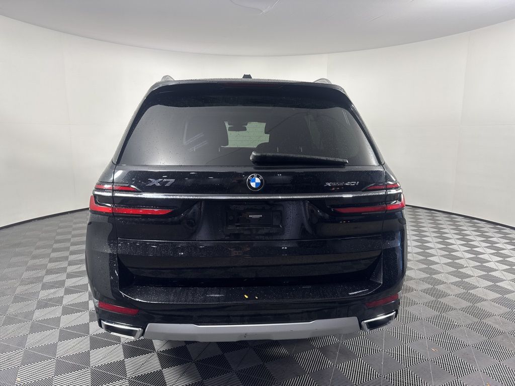 Thumbnail: 2023 BMW X7 - 6
