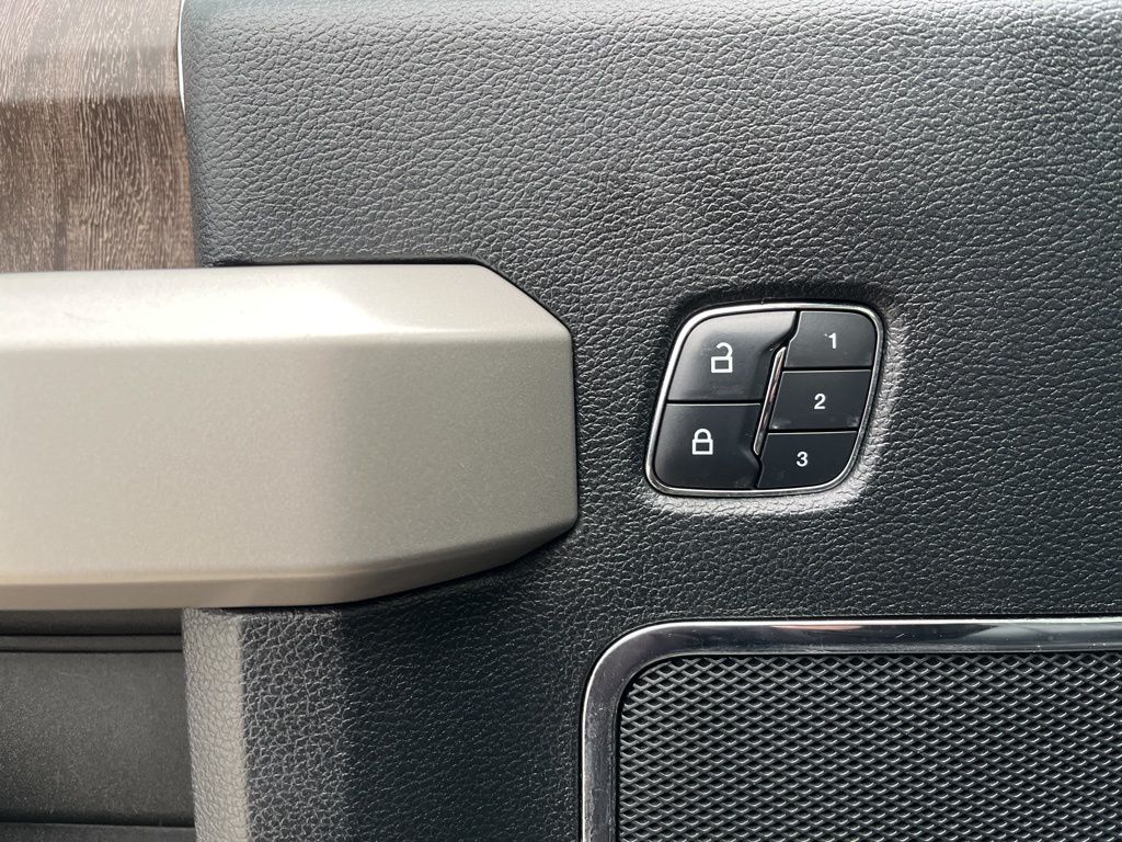 Thumbnail: 2017 Ford Econoline - 14