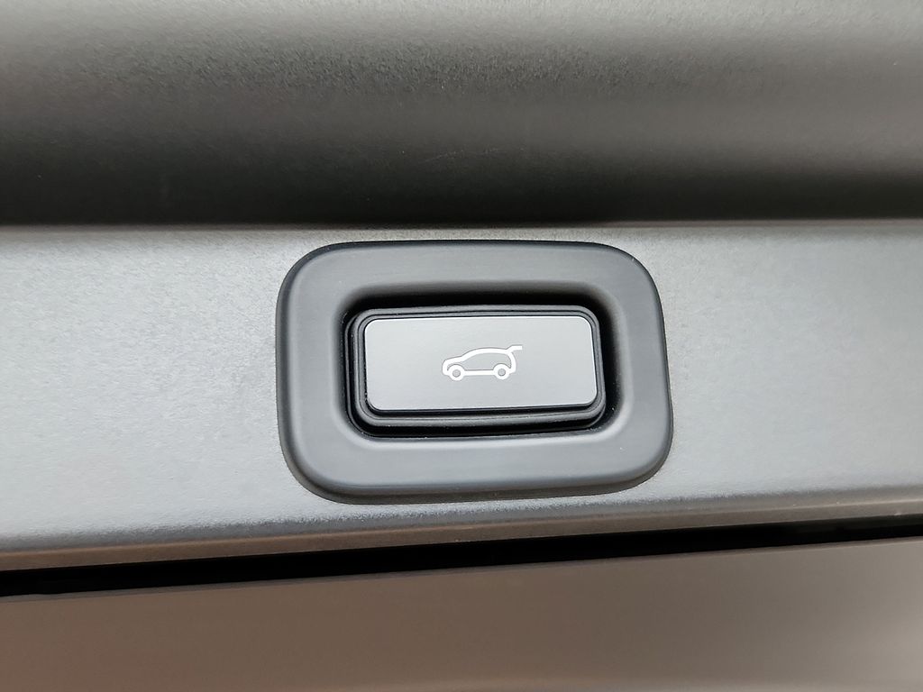 Thumbnail: 2023 Land Rover Range Rover - 31