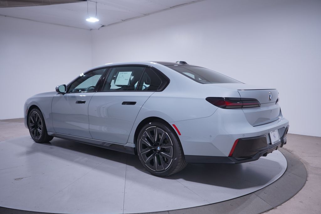 Thumbnail: 2025 BMW 7 Series - 3