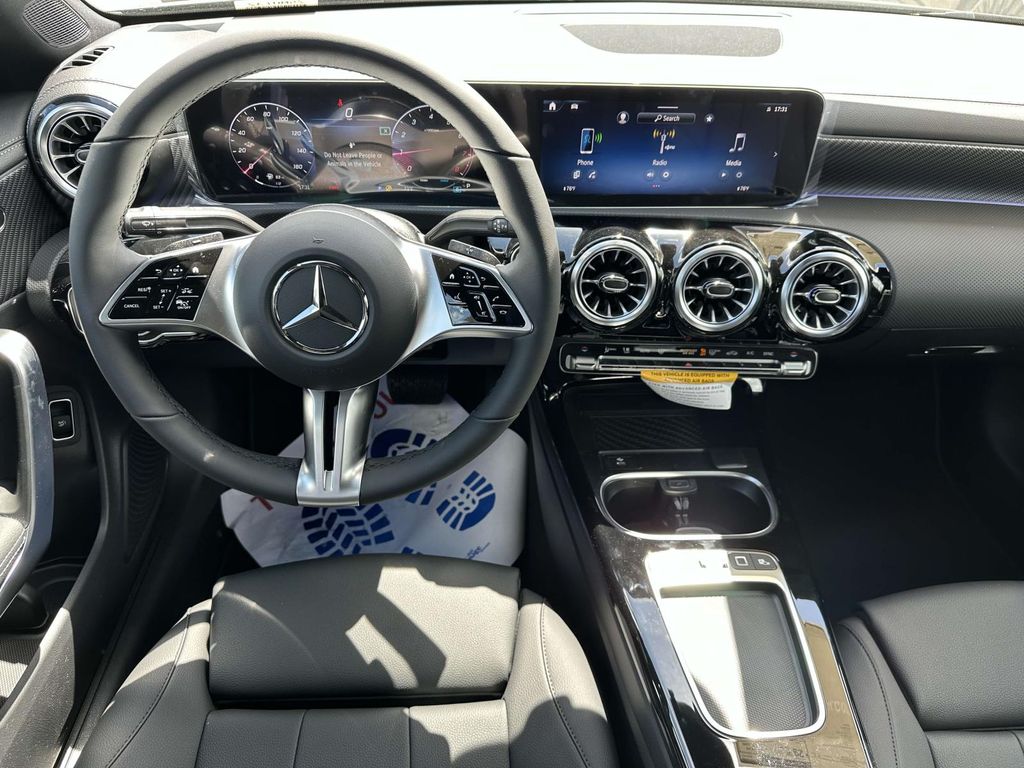 2025 Mercedes-Benz CLA 250 7