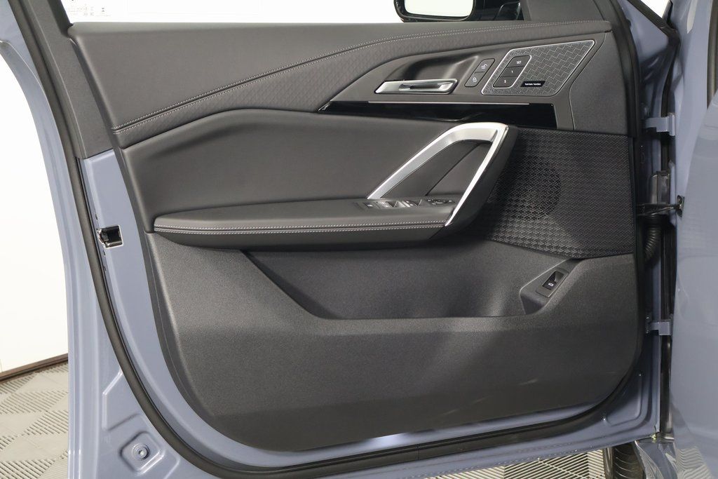 2025 BMW X2 xDrive28i 7
