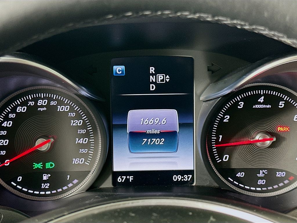 2015 Mercedes-Benz C-Class C 300 12