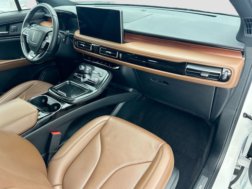 Thumbnail: 2022 Lincoln Nautilus - 19