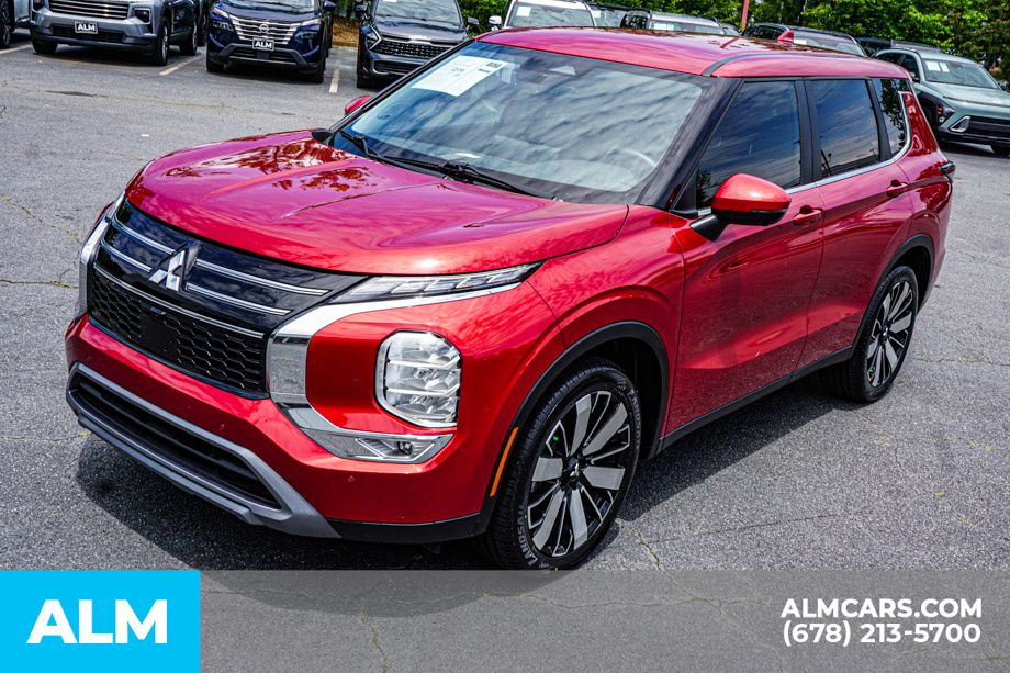 Used 2025 Red Mitsubishi SE image 15