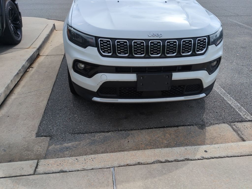 Used 2025 White Jeep Limited image 2