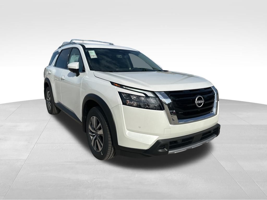 2025 Everest White Pearl Tricoat Nissan Pathfinder SL FWD SUV