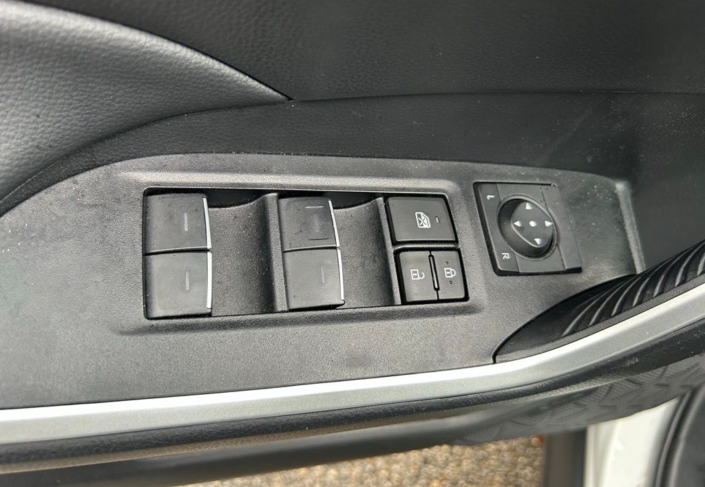 2024 Toyota RAV4 XLE 18