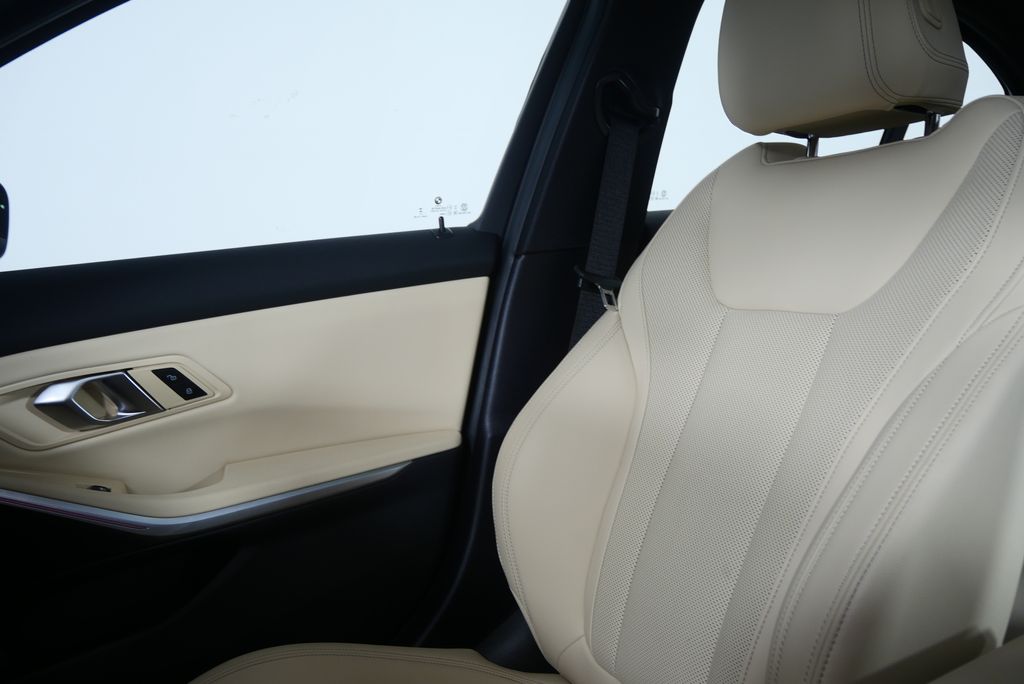 Thumbnail: 2024 BMW 3 Series - 27