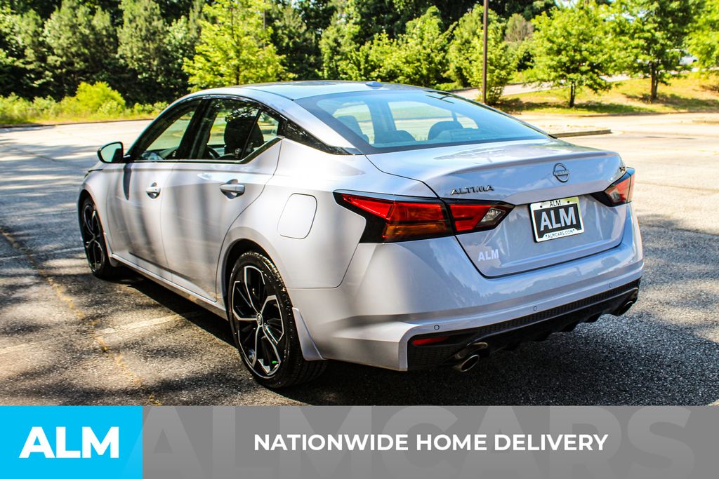 Used 2025 Gray Nissan 2.5 SR image 5