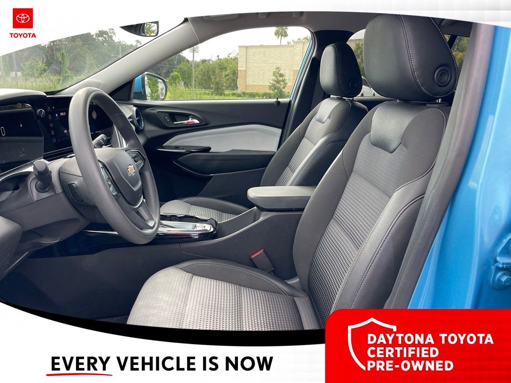 Used 2025 Chevrolet Trax SUV