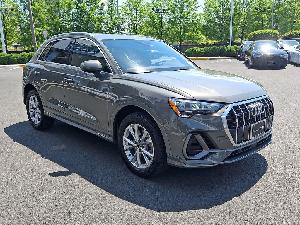 Thumbnail: 2022 Audi Q3 - 3