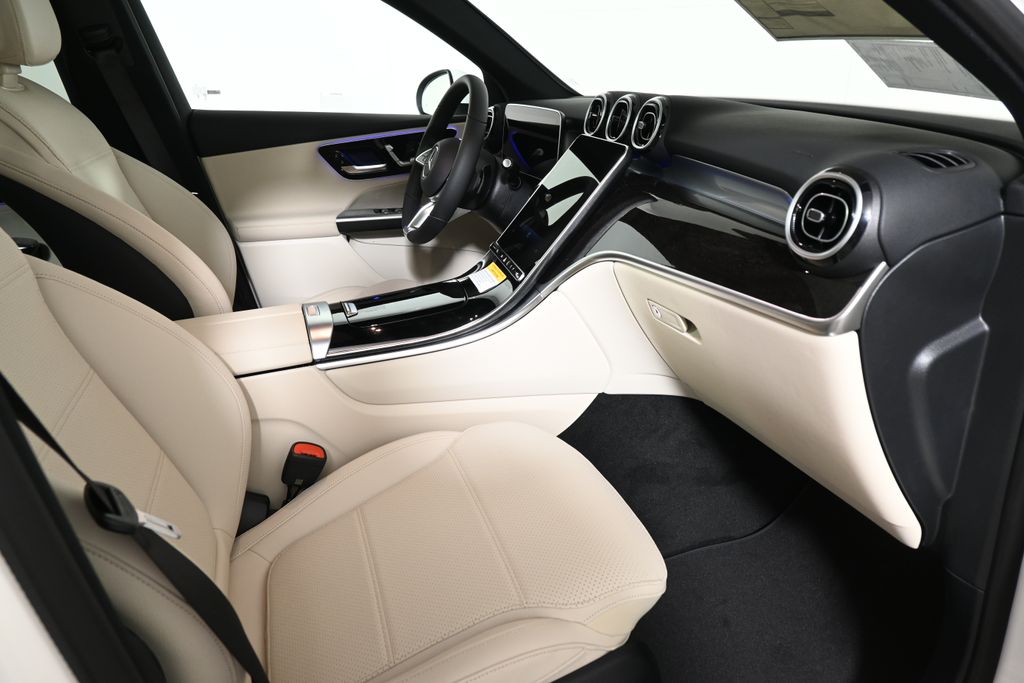 Thumbnail: 2026 Mercedes-Benz GLC - 20