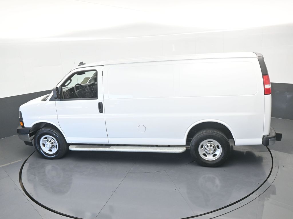 Used 2024 Summit White Chevrolet Work Van image 41