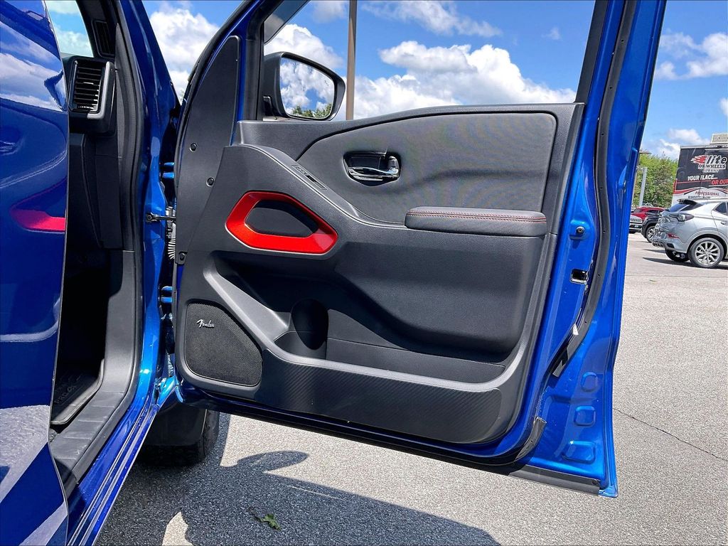 2024 Nissan Frontier — photo 11