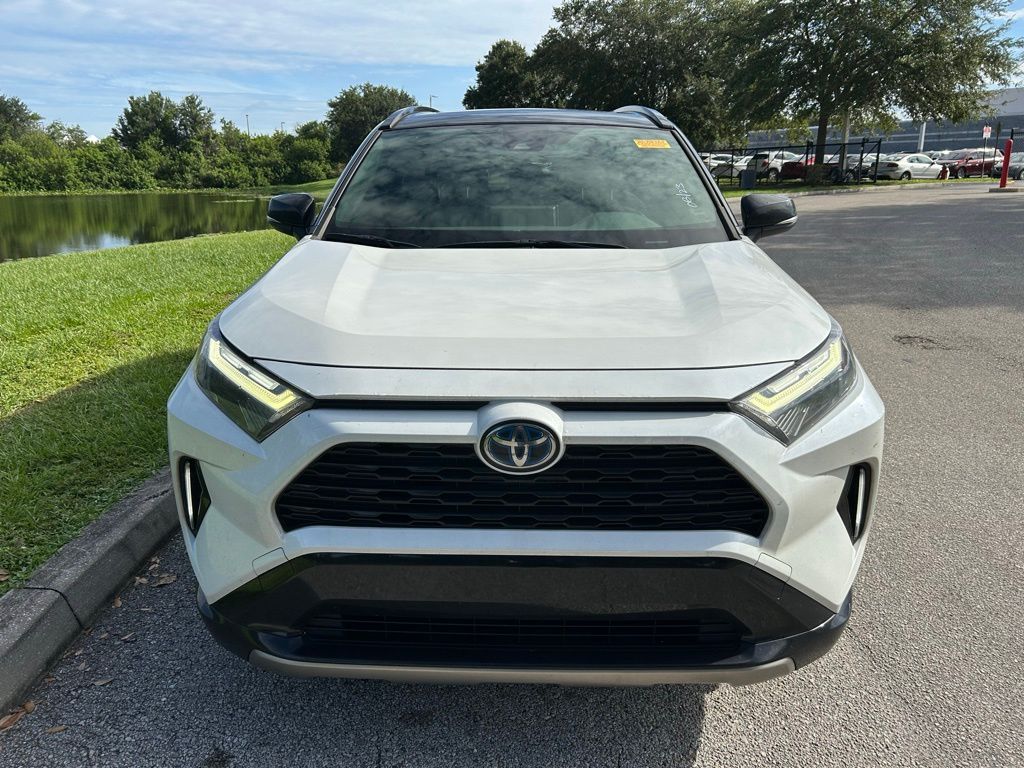Thumbnail: 2022 Toyota RAV4 - 8