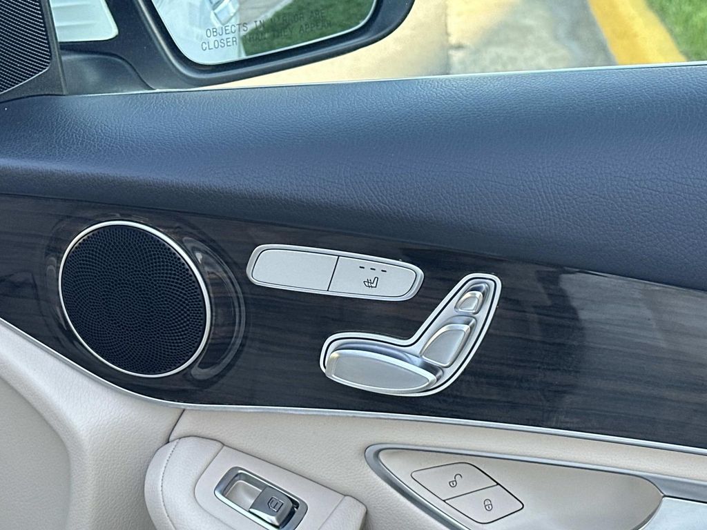 Thumbnail: 2018 Mercedes-Benz GLC - 20