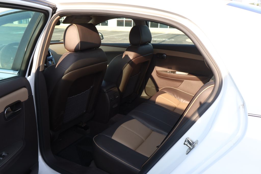 Thumbnail: 2012 Chevrolet Malibu - 30