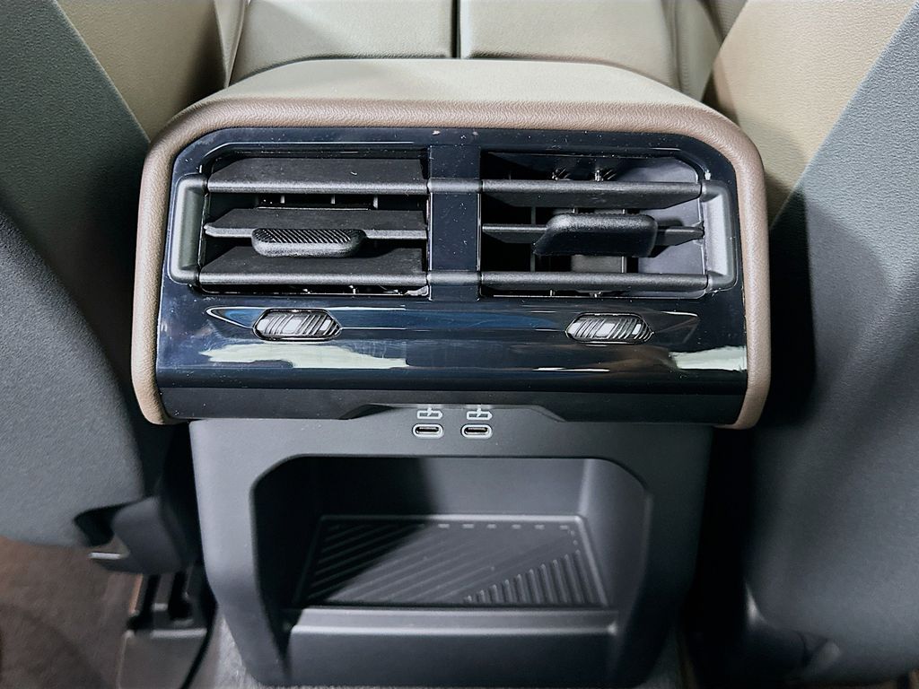 Thumbnail: 2026 BMW i5 - 18