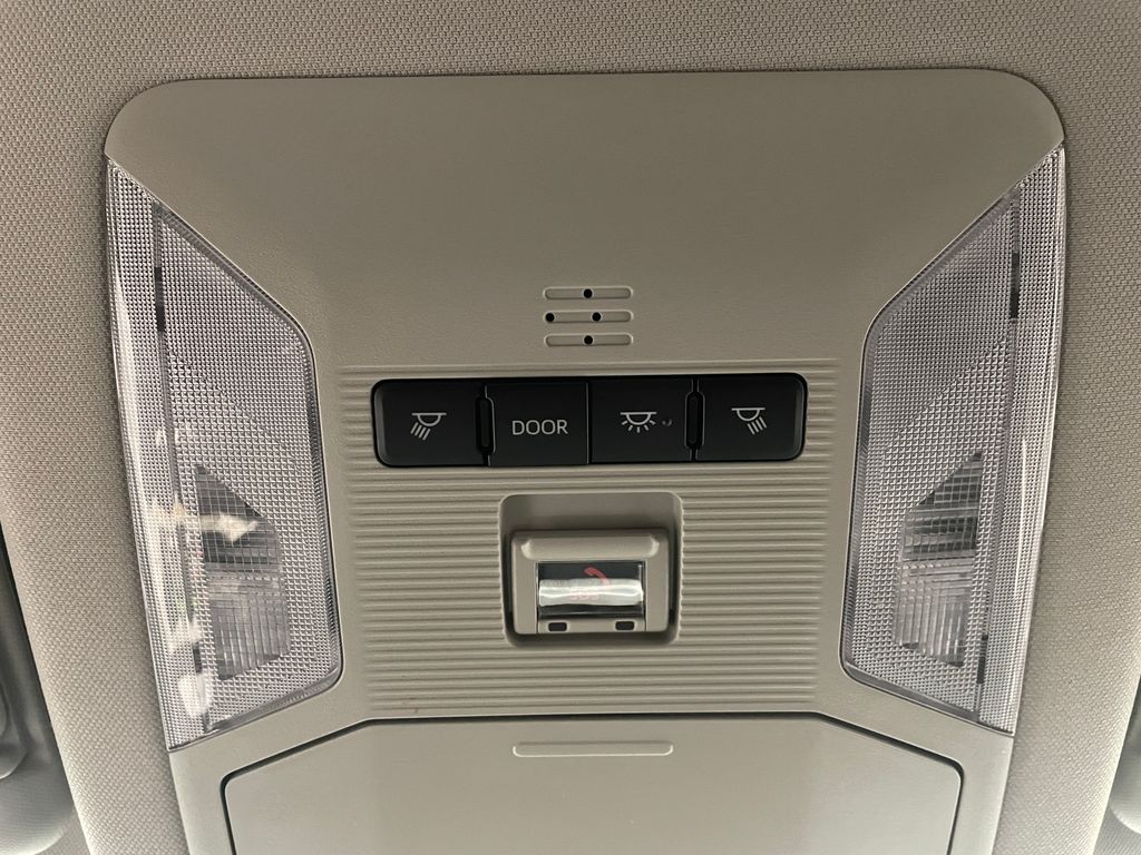 2023 Toyota RAV4 XLE 31