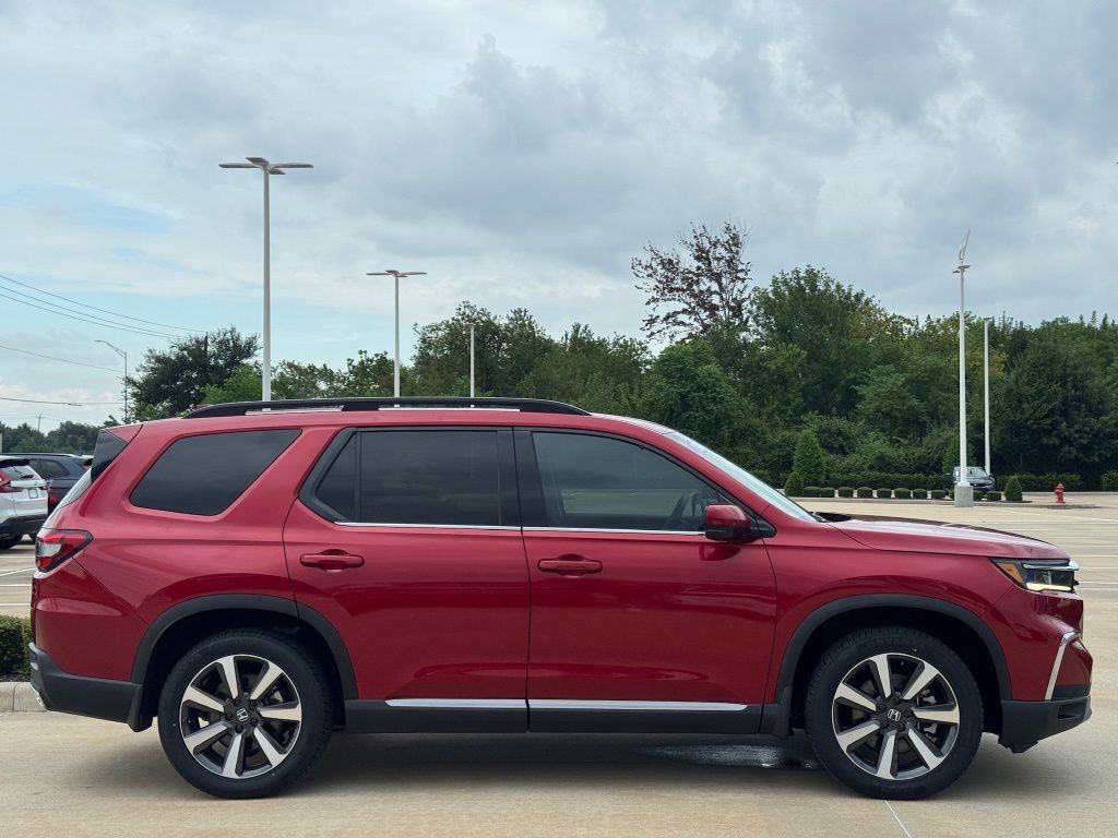 2024 Honda Pilot Touring  at Community Honda