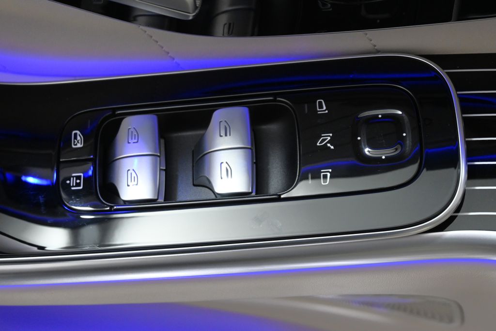 Thumbnail: 2025 Mercedes-Benz S-Class - 26