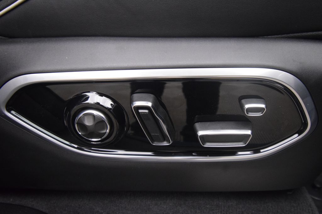 new 2026 Jeep Grand Cherokee car, priced at $59,966