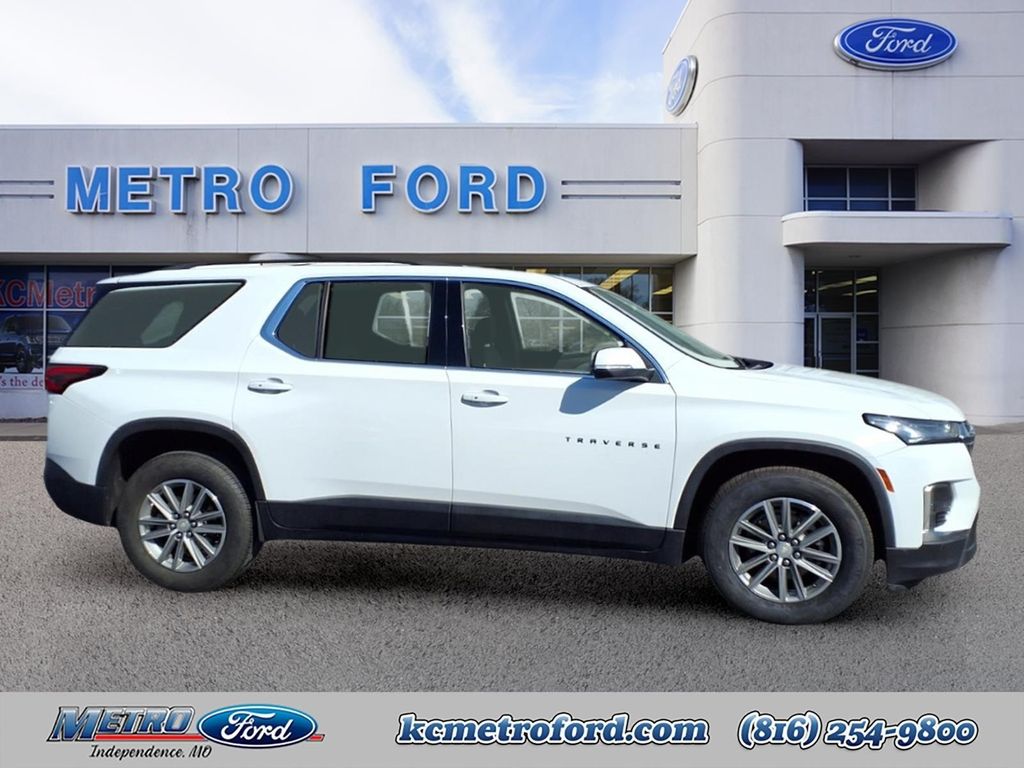Used 2023 Chevrolet Traverse 1LT with VIN 1GNEVGKW0PJ139641 for sale in Kansas City