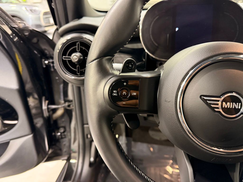 Thumbnail: 2023 MINI Cooper - 13