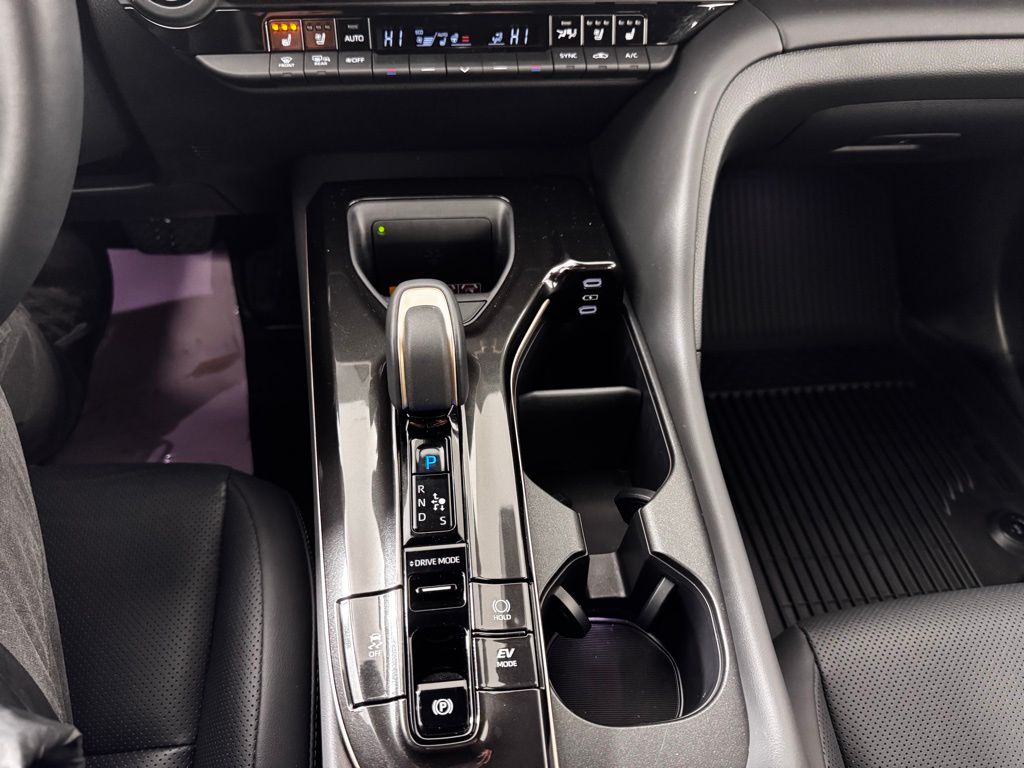 Used 2025 White Toyota XLE image 12