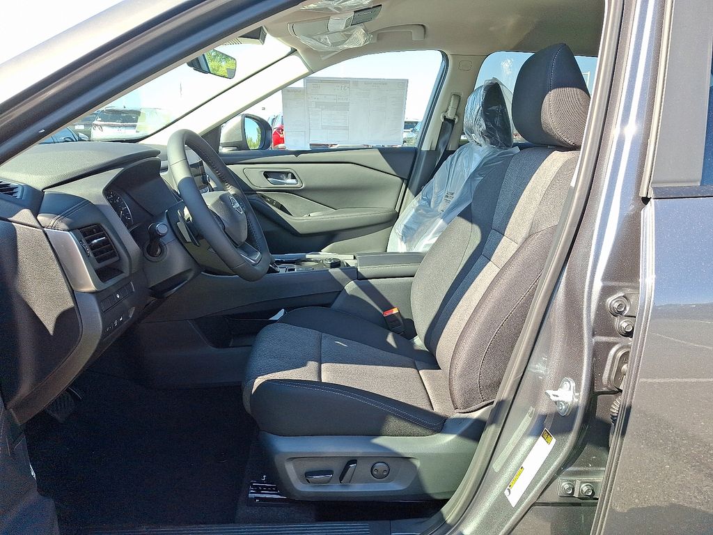 Thumbnail: 2026 Nissan Rogue - 5