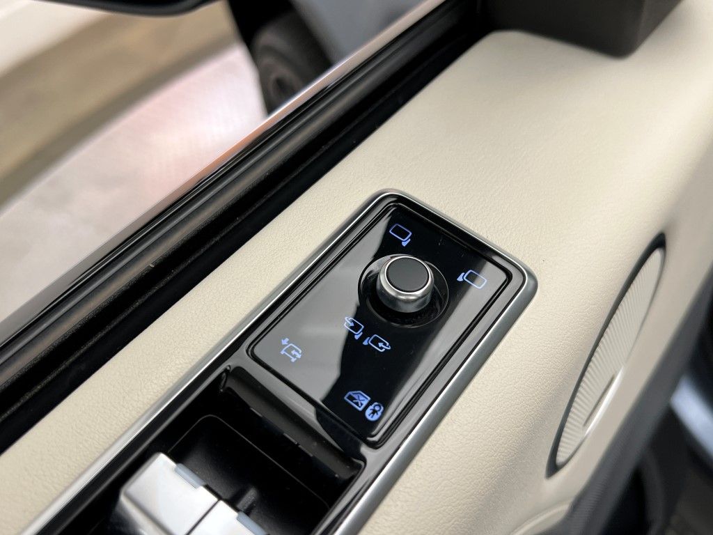 Thumbnail: 2021 Land Rover Range Rover - 30