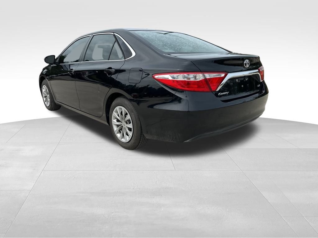 2016 Toyota Camry LE 6