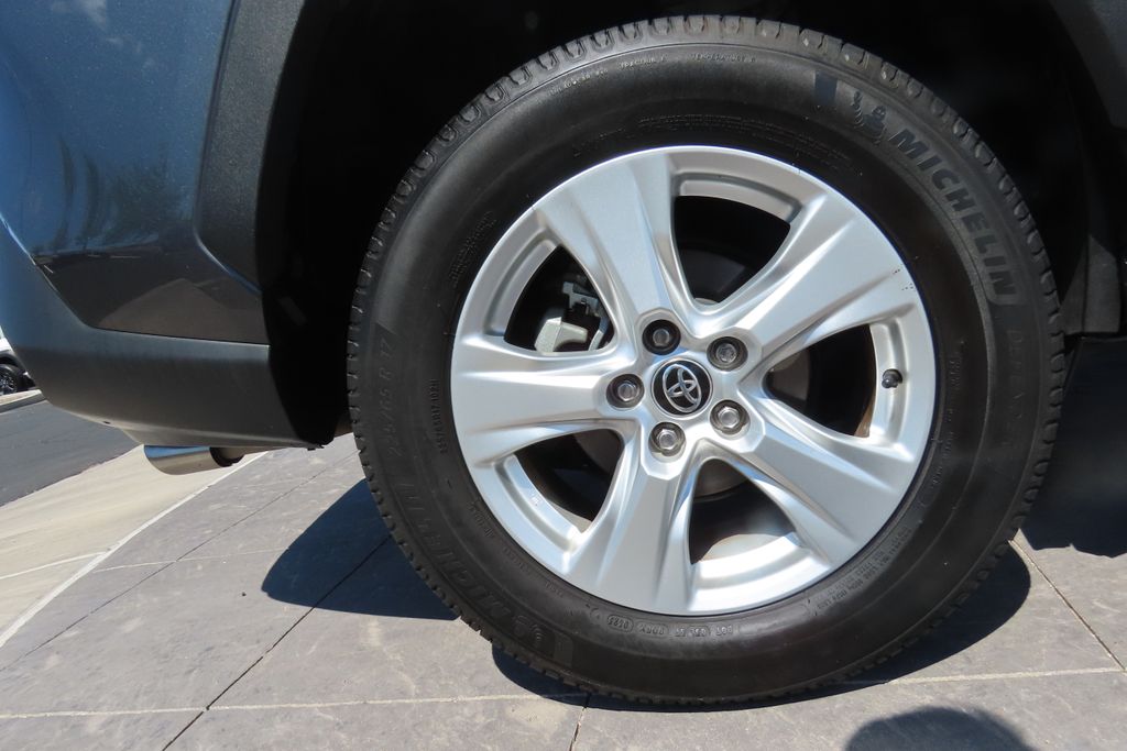 Thumbnail: 2021 Toyota RAV4 - 29