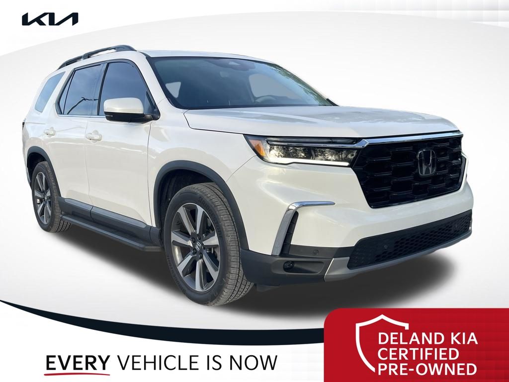 2025 Honda Pilot Touring AWD's photo