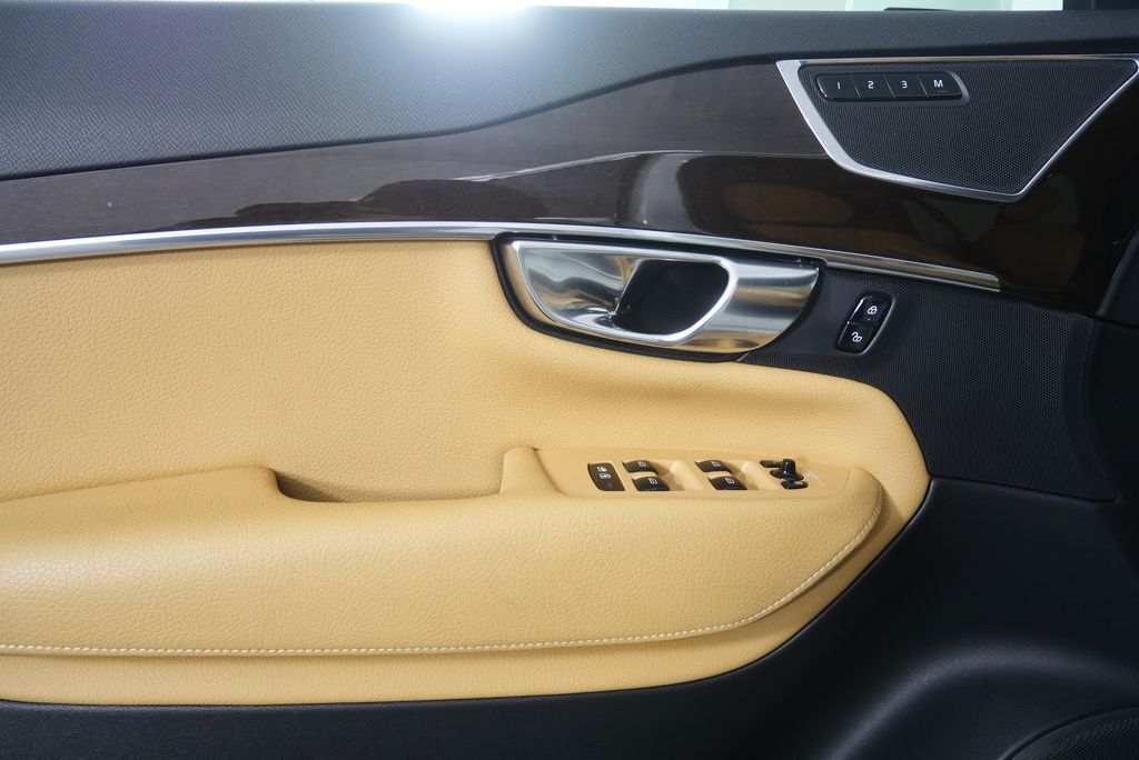 Thumbnail: 2019 Volvo XC90 - 8