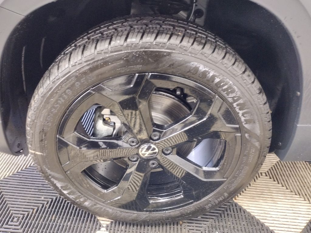 2025 Volkswagen Taos 1.5T SEL