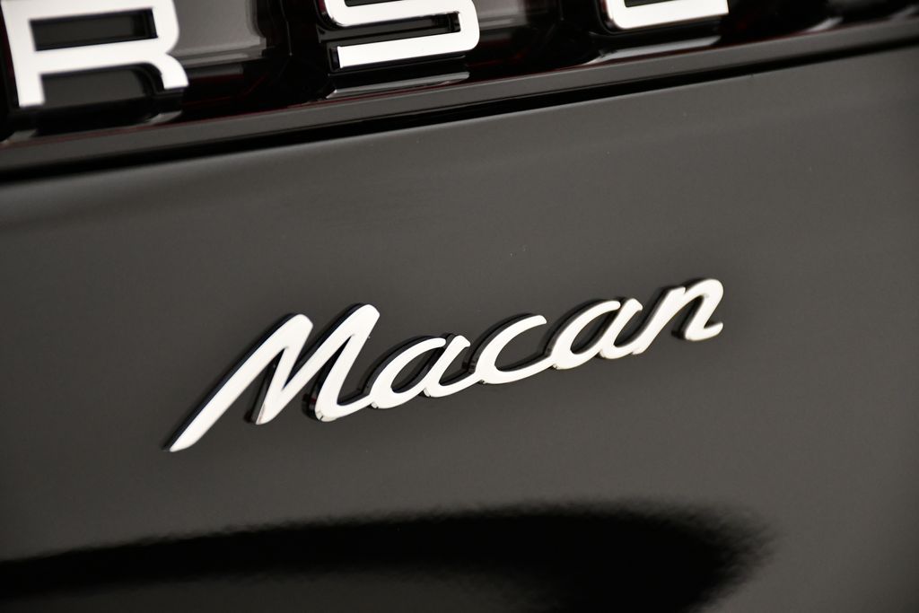 Thumbnail: 2025 Porsche Macan - 11