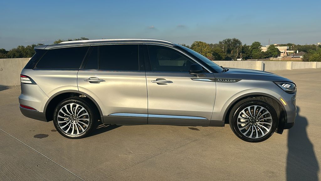 2023 Lincoln Aviator Reserve Silver at Gullo Toyota